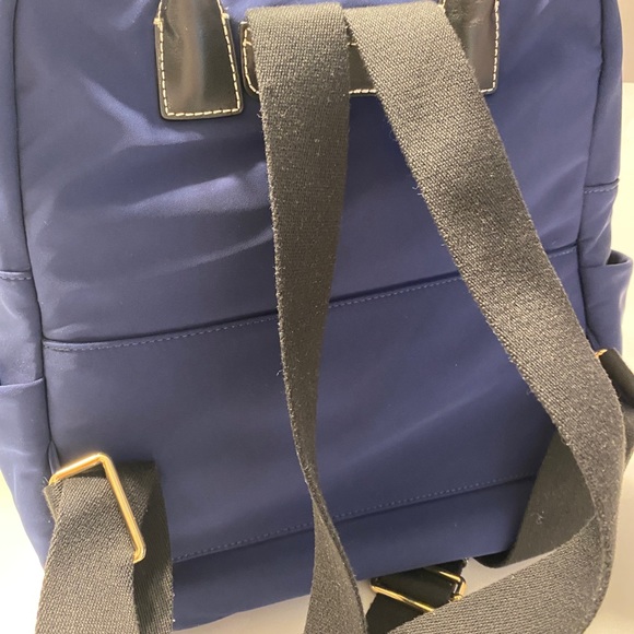 Backpack - Picture 3 of 6